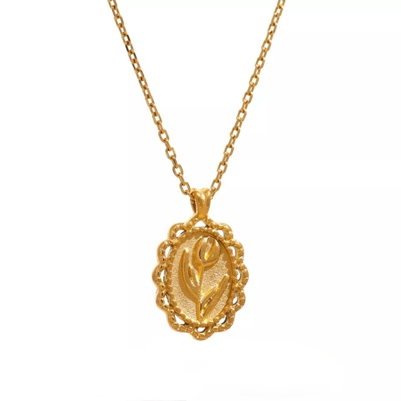 Pretty Flower Pendant Necklace - Picture 2 of 6